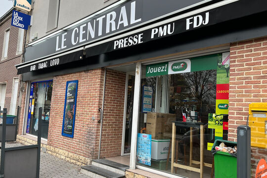 Photo de la facade du café